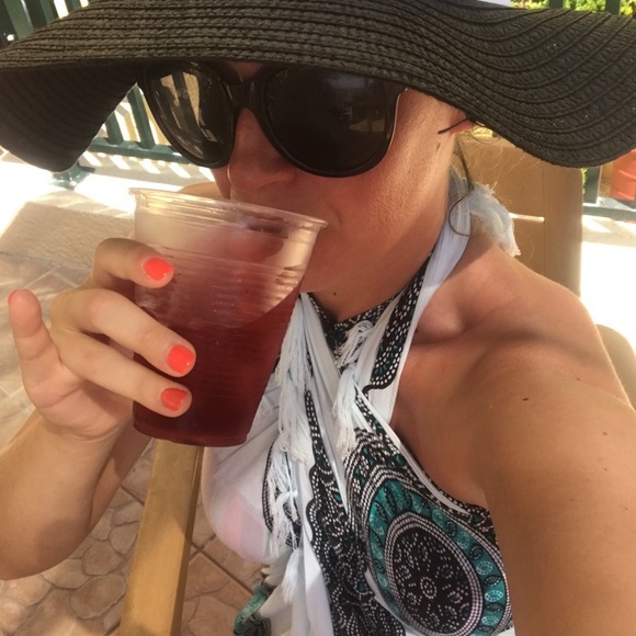 I’m Emily - Picture 2 of 5